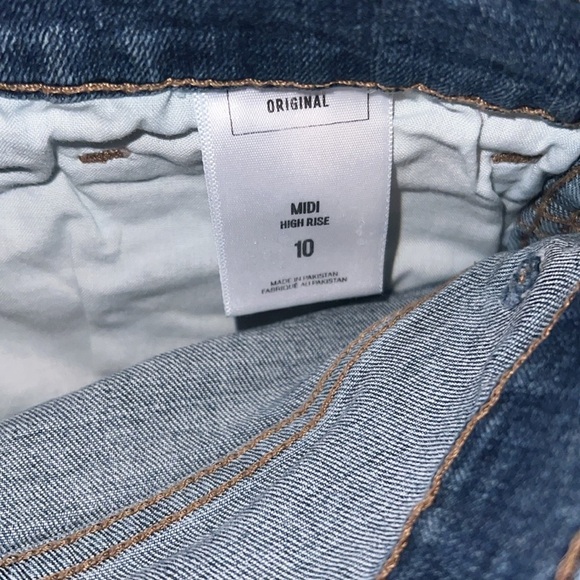 Express Embroidered Denim Shorts size 10 - Picture 8 of 9